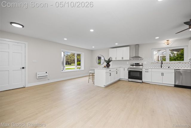 1874 Hopkins Drive, Wixom, MI 48393