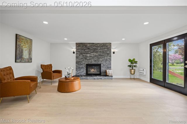 1874 Hopkins Drive, Wixom, MI 48393