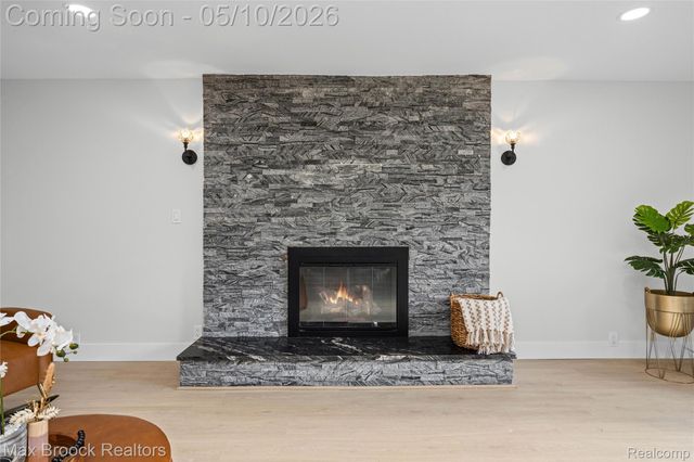 1874 Hopkins Drive, Wixom, MI 48393
