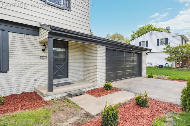 1874 Hopkins Drive, Wixom, MI 48393