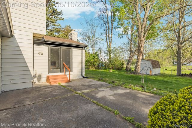 1874 Hopkins Drive, Wixom, MI 48393