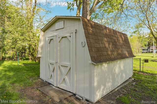 1874 Hopkins Drive, Wixom, MI 48393
