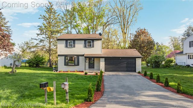 1874 Hopkins Drive, Wixom, MI 48393