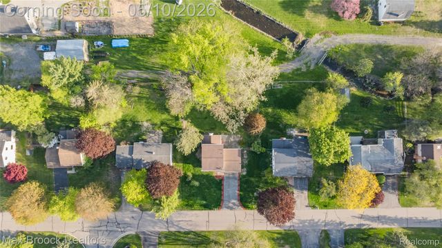1874 Hopkins Drive, Wixom, MI 48393