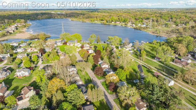 1874 Hopkins Drive, Wixom, MI 48393