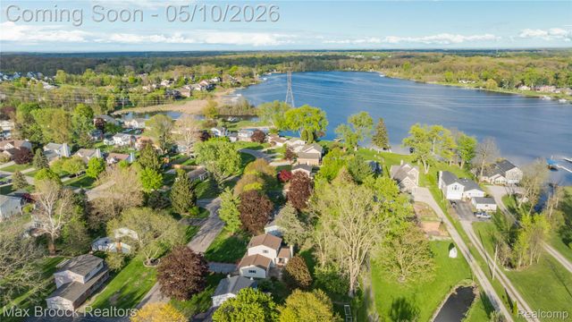 1874 Hopkins Drive, Wixom, MI 48393