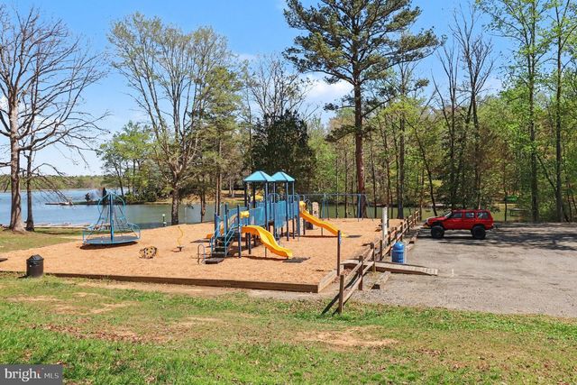876 CAMPERS LN, Ruther Glen, VA 22546
