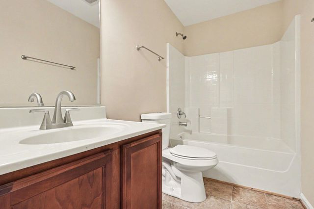 876 CAMPERS LN, Ruther Glen, VA 22546