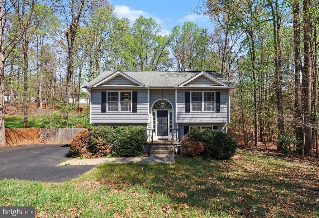 876 CAMPERS LN, Ruther Glen, VA 22546
