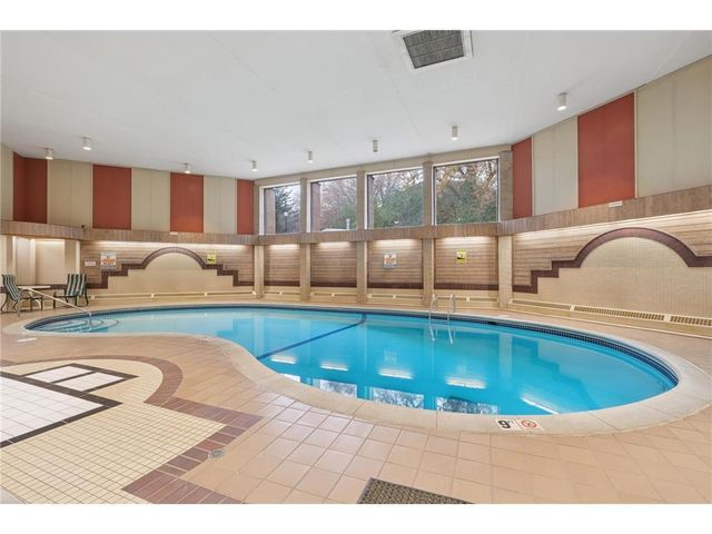 6670 Vernon Avenue S 202, Edina, MN 55436