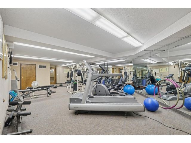 6670 Vernon Avenue S 202, Edina, MN 55436