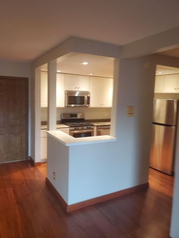 6670 Vernon Avenue S 202, Edina, MN 55436