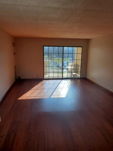 6670 Vernon Avenue S 202, Edina, MN 55436