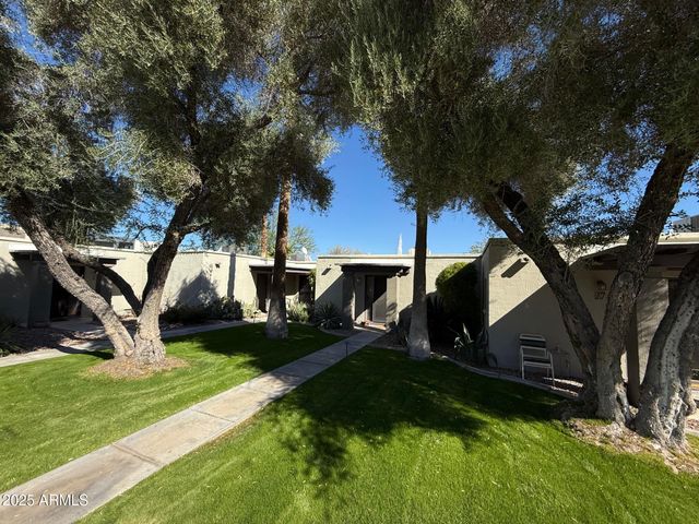 16819 E GUNSIGHT Drive A6, Fountain Hills, AZ 85268