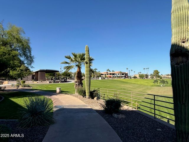 16819 E GUNSIGHT Drive A6, Fountain Hills, AZ 85268