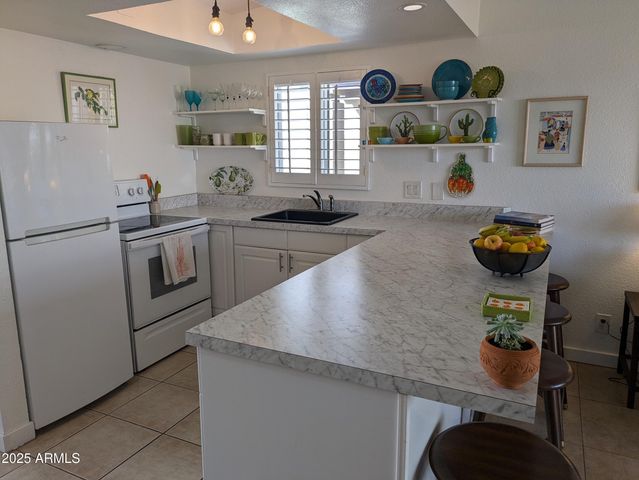 16819 E GUNSIGHT Drive A6, Fountain Hills, AZ 85268