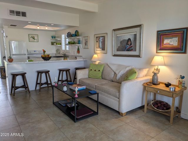 16819 E GUNSIGHT Drive A6, Fountain Hills, AZ 85268