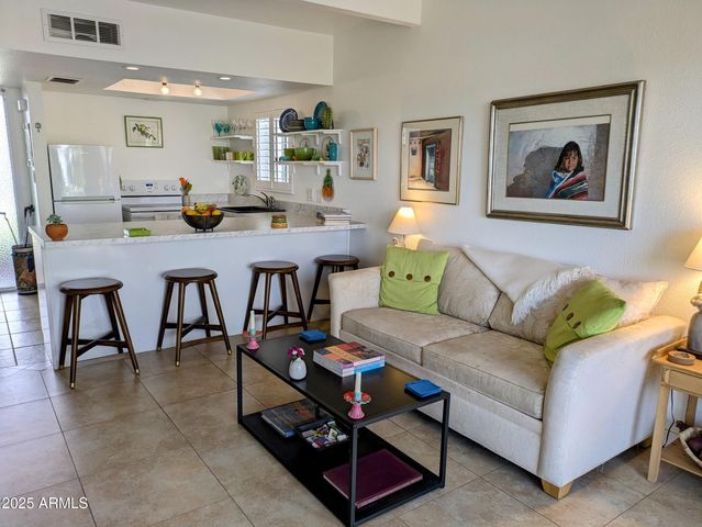 16819 E GUNSIGHT Drive A6, Fountain Hills, AZ 85268