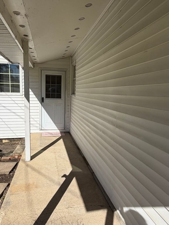 1623 S Hamilton Street, Lockport, IL 60441 — photo 2