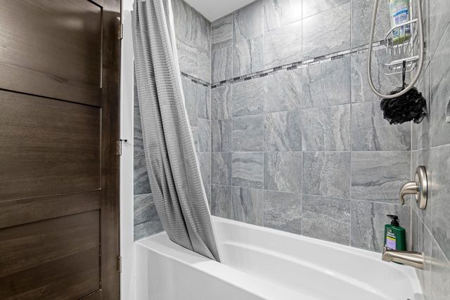 3912 Wildwood DRIVE, Manitowoc, WI 54220