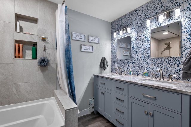 3912 Wildwood DRIVE, Manitowoc, WI 54220