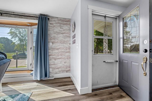 3912 Wildwood DRIVE, Manitowoc, WI 54220