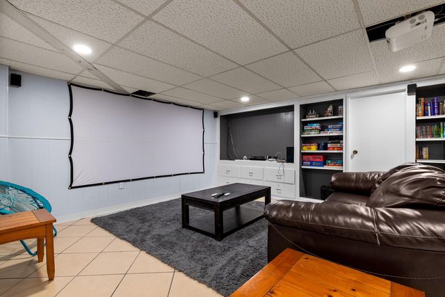 3912 Wildwood DRIVE, Manitowoc, WI 54220