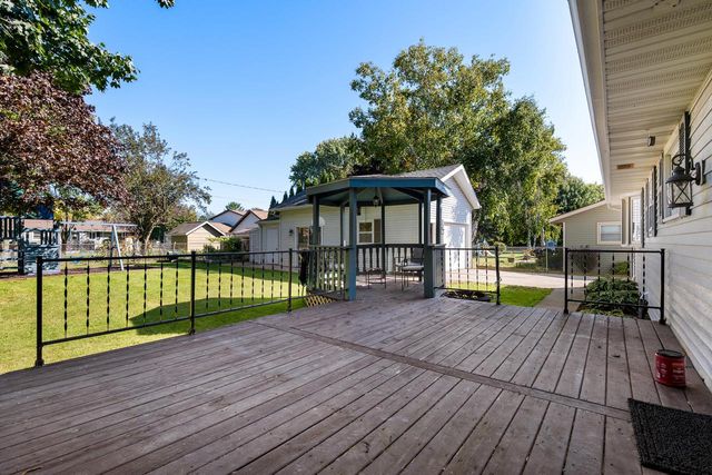 3912 Wildwood DRIVE, Manitowoc, WI 54220