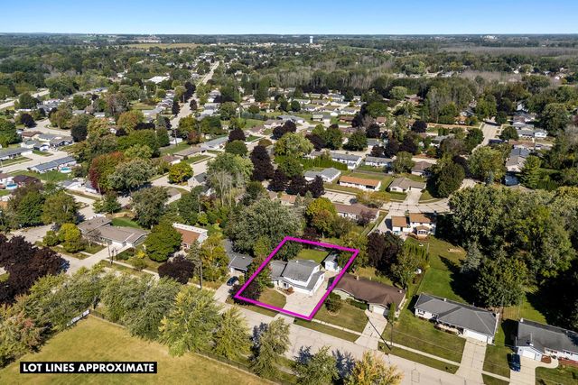 3912 Wildwood DRIVE, Manitowoc, WI 54220