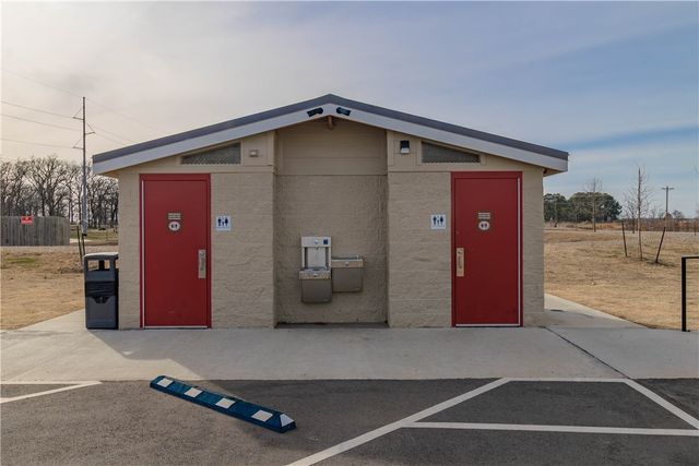 1531 Scotland Drive, Centerton, AR 72719