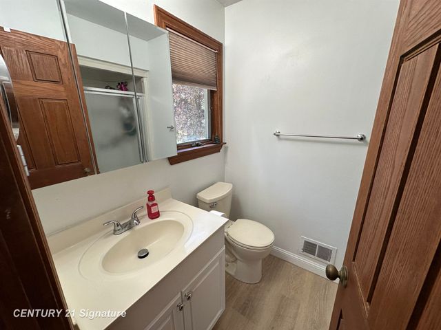 312 Sunrise Drive, Flushing, MI 48433