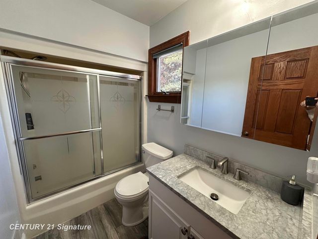 312 Sunrise Drive, Flushing, MI 48433