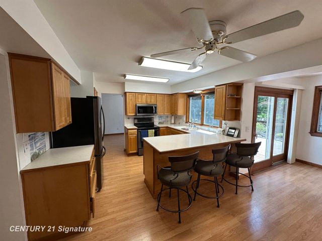 312 Sunrise Drive, Flushing, MI 48433