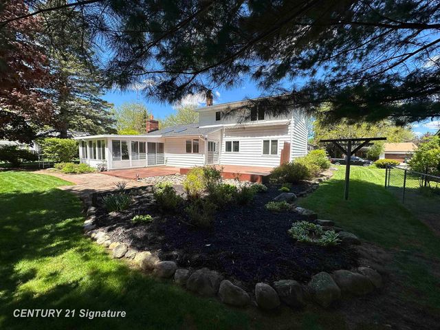 312 Sunrise Drive, Flushing, MI 48433