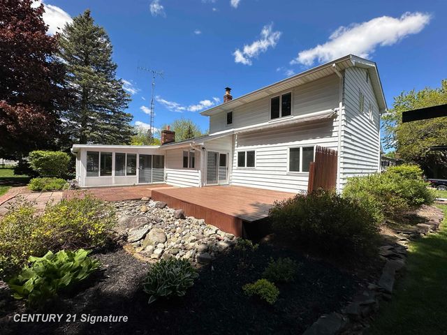 312 Sunrise Drive, Flushing, MI 48433