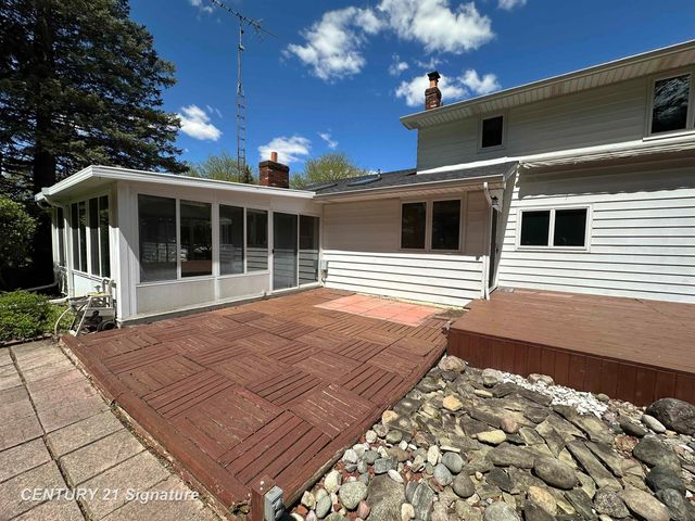 312 Sunrise Drive, Flushing, MI 48433