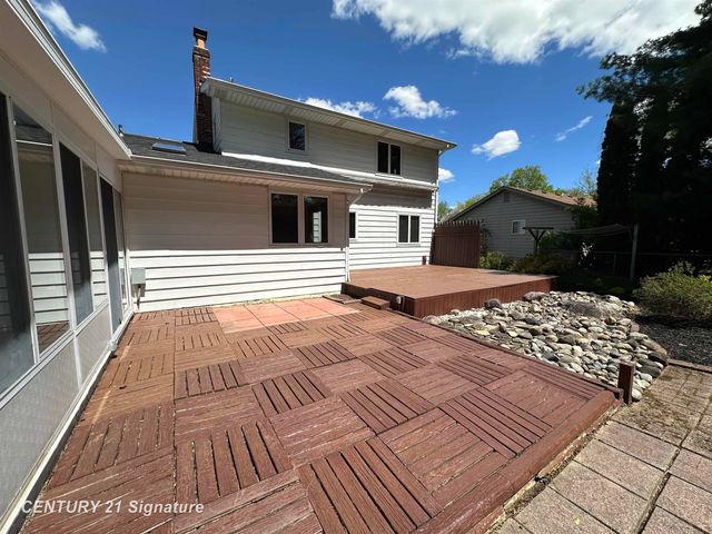 312 Sunrise Drive, Flushing, MI 48433