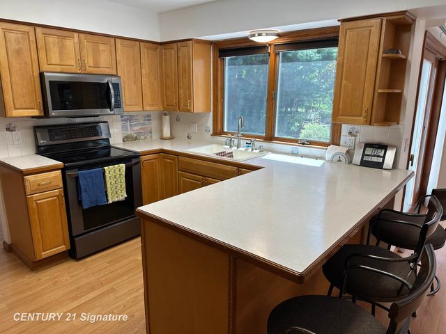 312 Sunrise Drive, Flushing, MI 48433