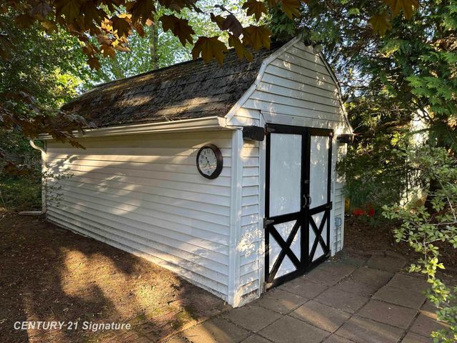 312 Sunrise Drive, Flushing, MI 48433