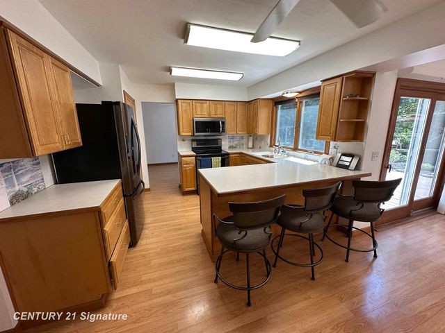 312 Sunrise Drive, Flushing, MI 48433