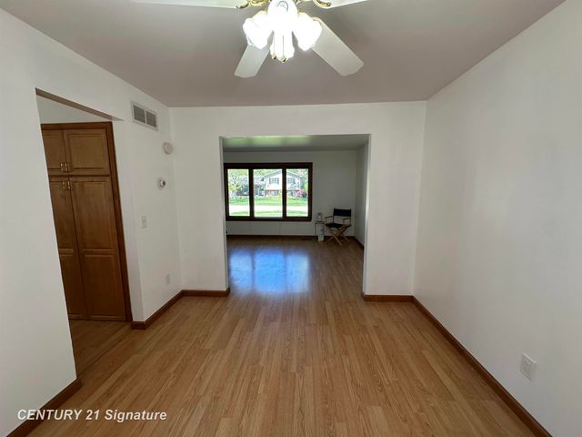 312 Sunrise Drive, Flushing, MI 48433