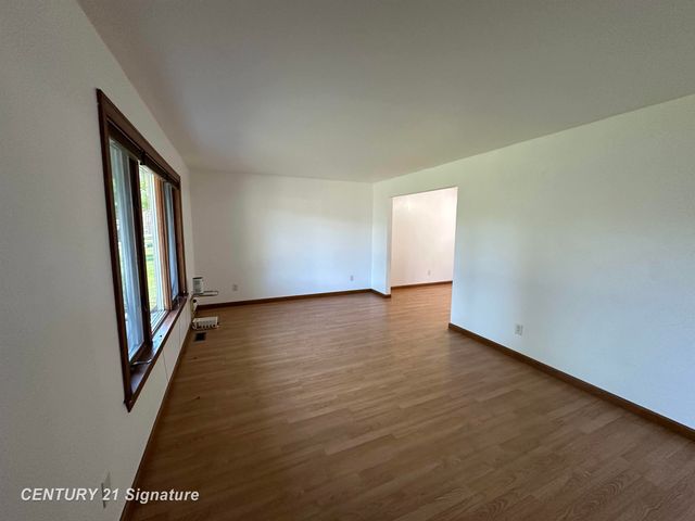 312 Sunrise Drive, Flushing, MI 48433