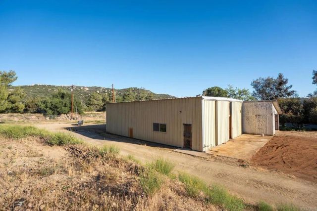 22170 JAPATUL VALLEY RD, Alpine, CA 91901