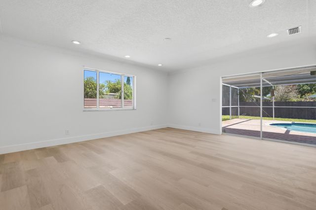 720 NW 67th Avenue, Plantation, FL 33317