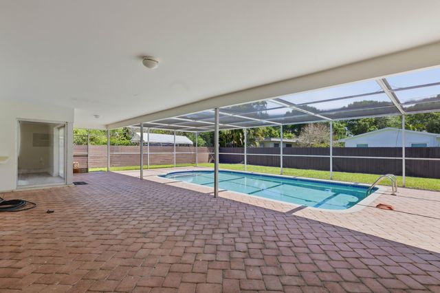 720 NW 67th Avenue, Plantation, FL 33317