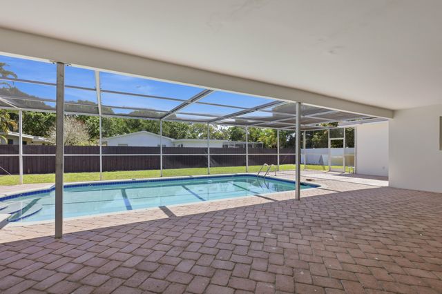 720 NW 67th Avenue, Plantation, FL 33317