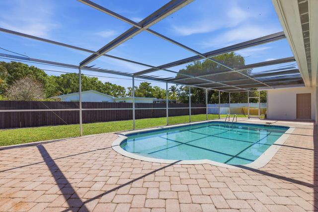 720 NW 67th Avenue, Plantation, FL 33317