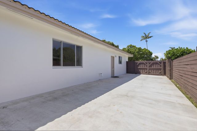 720 NW 67th Avenue, Plantation, FL 33317