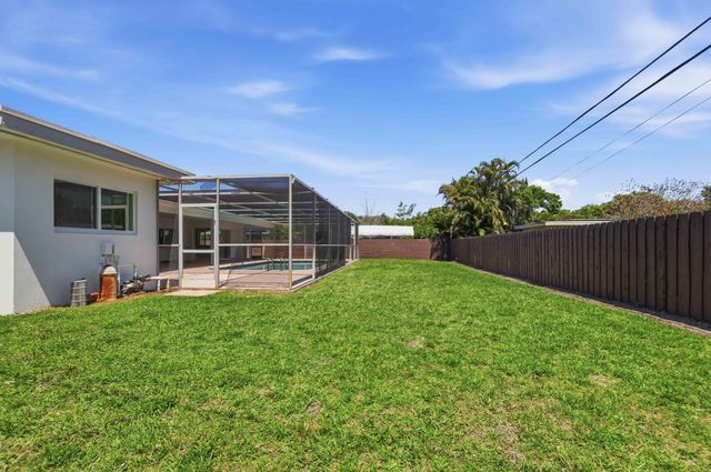 720 NW 67th Avenue, Plantation, FL 33317