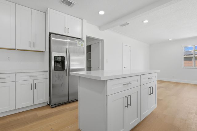 720 NW 67th Avenue, Plantation, FL 33317